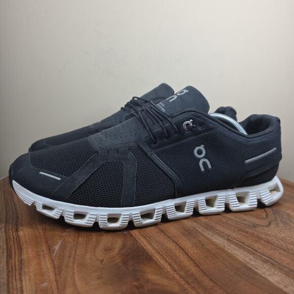 On Cloud 5 Mens Black White Size 12 Athletic Running Shoes Sneakers 59.98919 - Picture 2 of 11